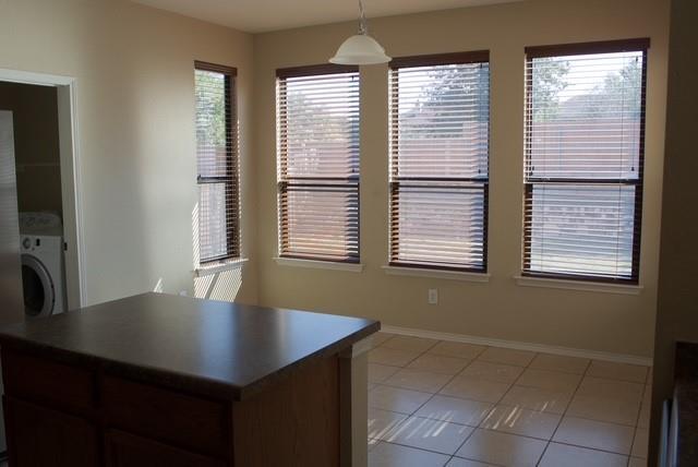 Building Photo - 604 Trail Dust Dr