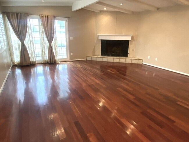 Building Photo - Completely Updated Golden Hills 3 Bdrm Plus Home!