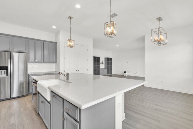 Building Photo - 5404 Golden Apple Dr
