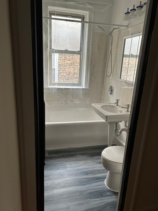 Building Photo - 4957 N Whipple St