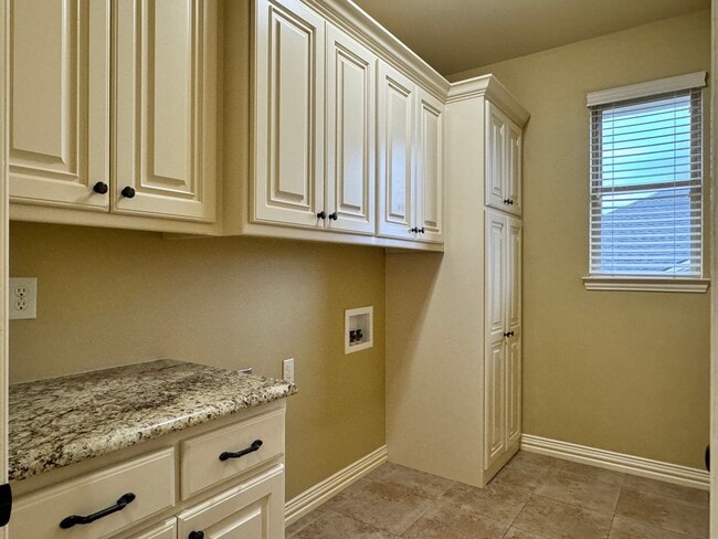 Building Photo - 309 Ash Dr