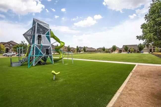 Best of community living amenities right outside your doorstep - 932 Parkside Dr