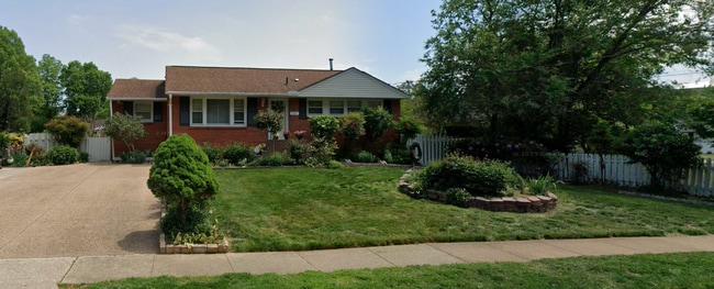 Building Photo - 7441 Convair Dr