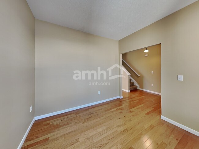 Building Photo - 447 Hartford Ct