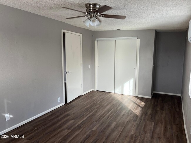 Building Photo - 102 E Ivy St