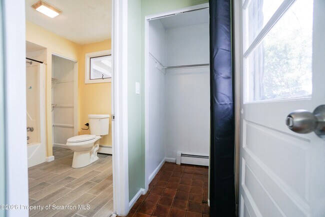 Building Photo - 1519 Meylert Ave