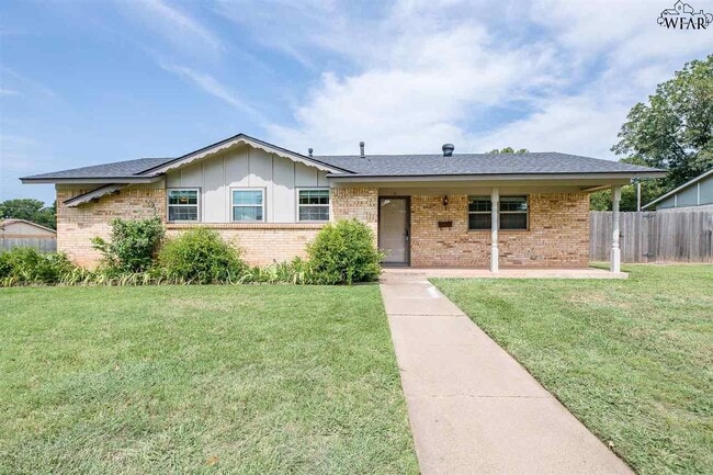 Primary Photo - 10 Jo Ann Cir