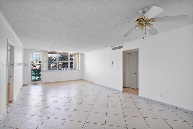 Building Photo - 6770 Indian Creek Dr