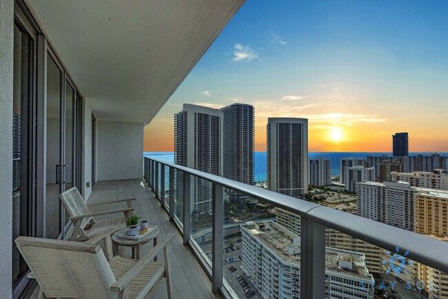 Building Photo - 4010 S Ocean Dr
