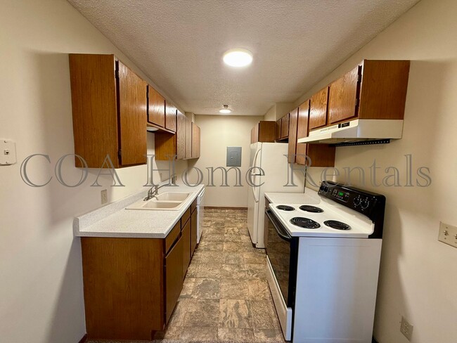 Building Photo - West Side Townhome