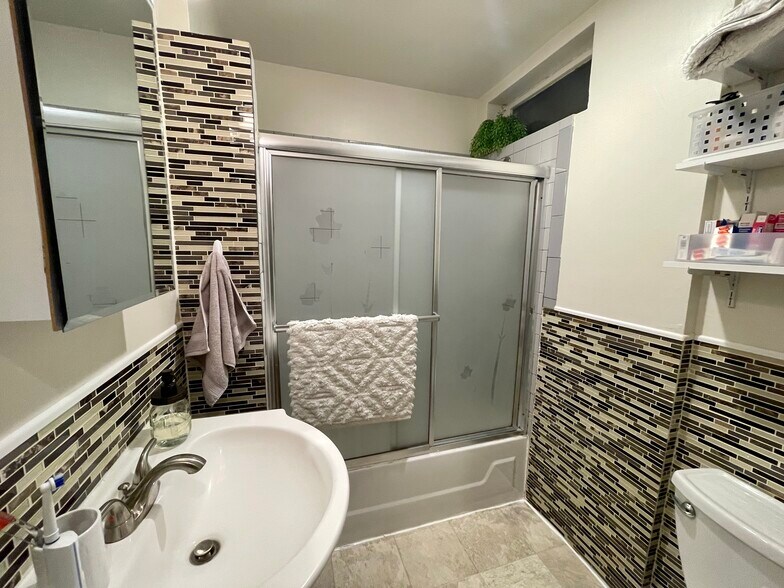 Building Photo - 616 Columbus Ave