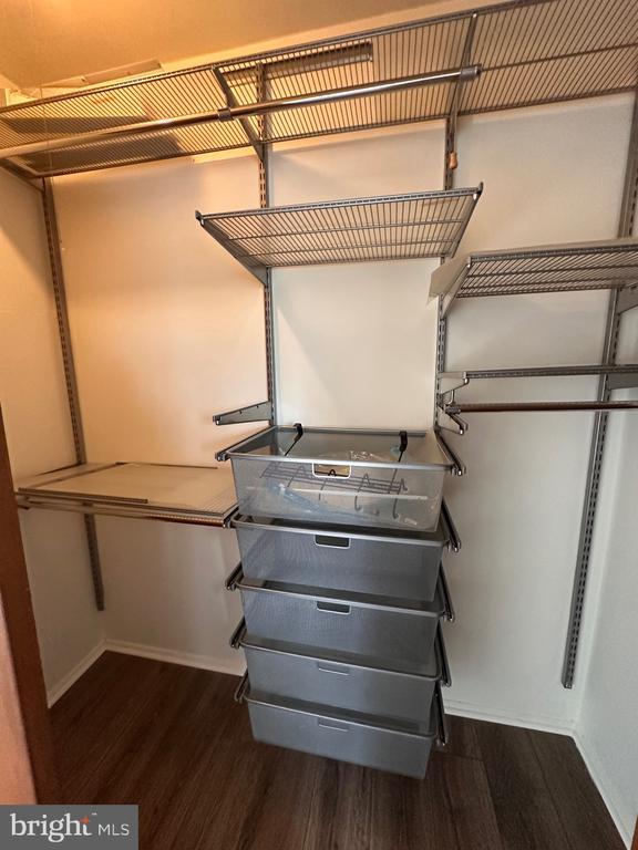 Building Photo - 2328 Sun Valley Cir