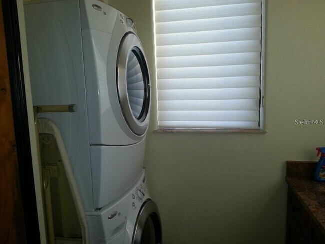 Building Photo - 1953 Freedom Dr