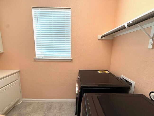 Building Photo - 3625 Garrano Bnd