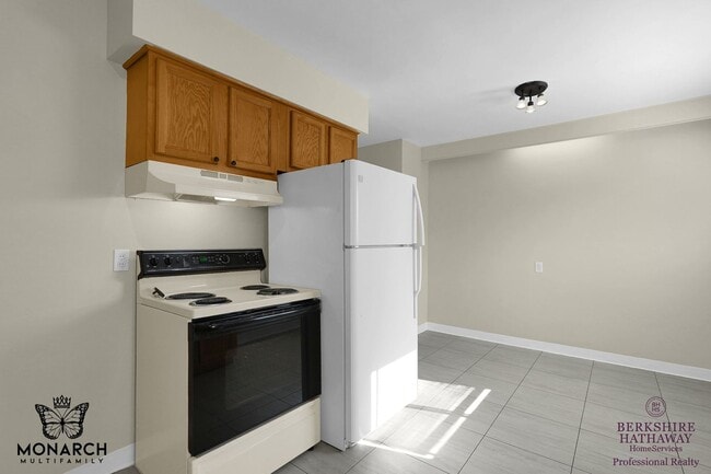 Building Photo - 3 Bedroom Home For Rent