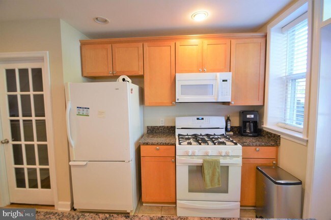 Building Photo - 720 K St NE