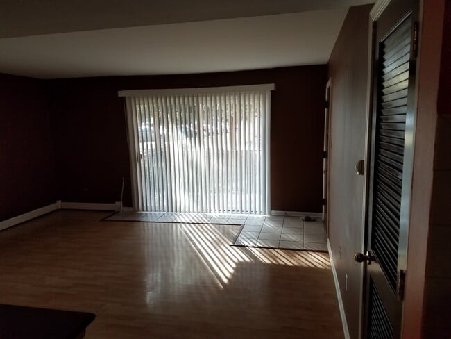 Building Photo - 660 Piper Ln