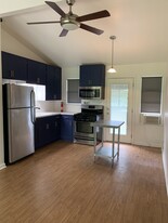 Building Photo - 515 Pecan Grove Rd