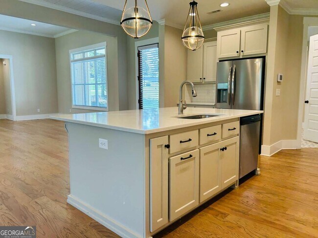 Building Photo - 16 Anchor Ct