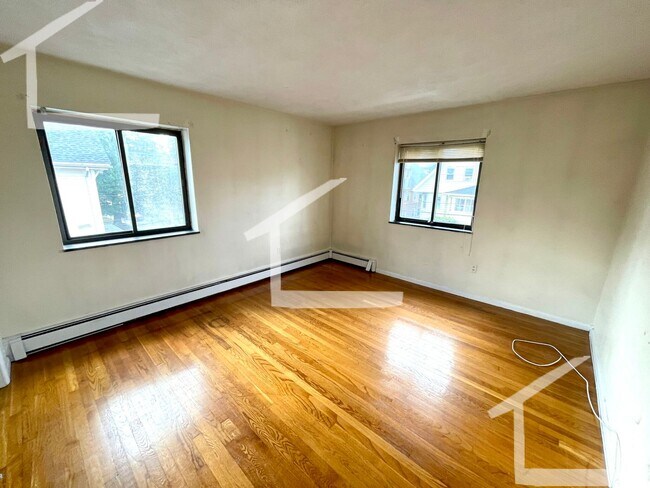 Building Photo - 35 Allston St