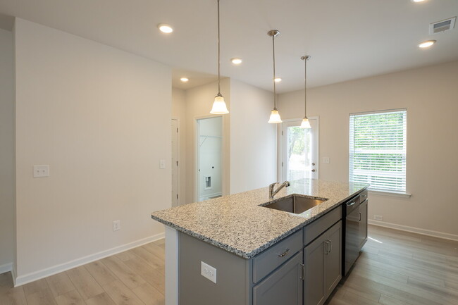 Building Photo - "Spacious 4-Bedroom Retreat with 3.5 Baths...