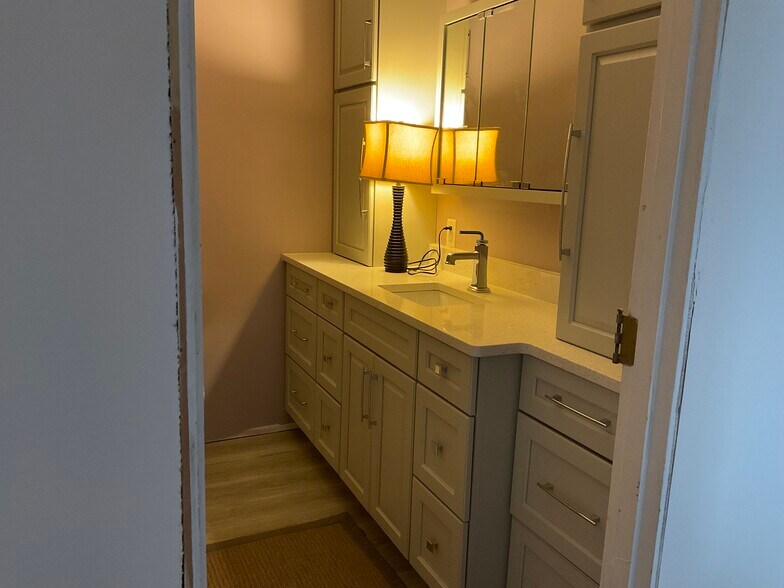 New Bathroom, lots of storage - 418 N Laguna St