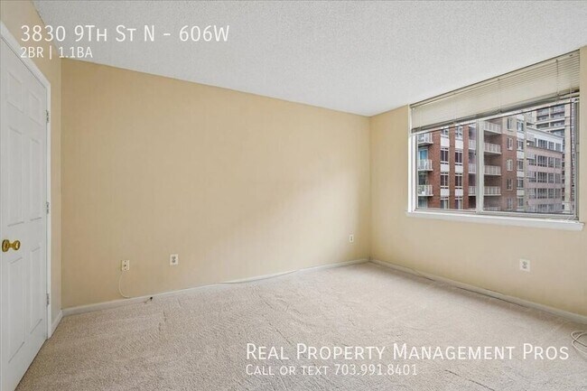 Building Photo - 3830 9th St N