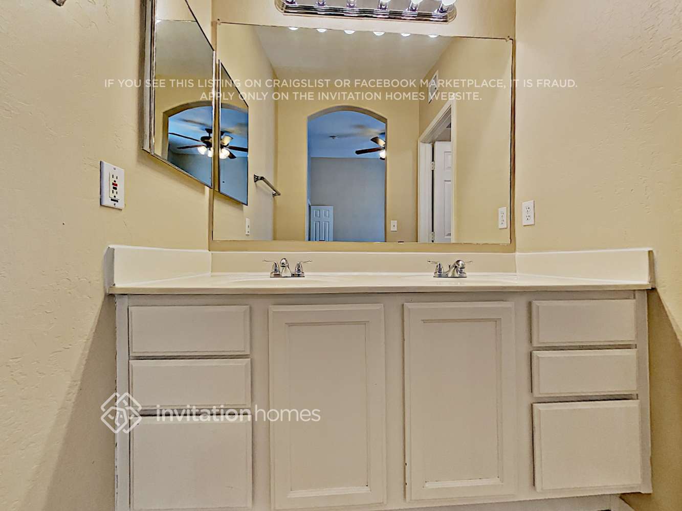 Building Photo - 901 E Whitten St