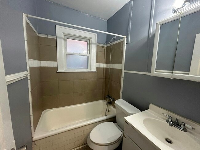 Building Photo - 16930 Santa Rosa Dr