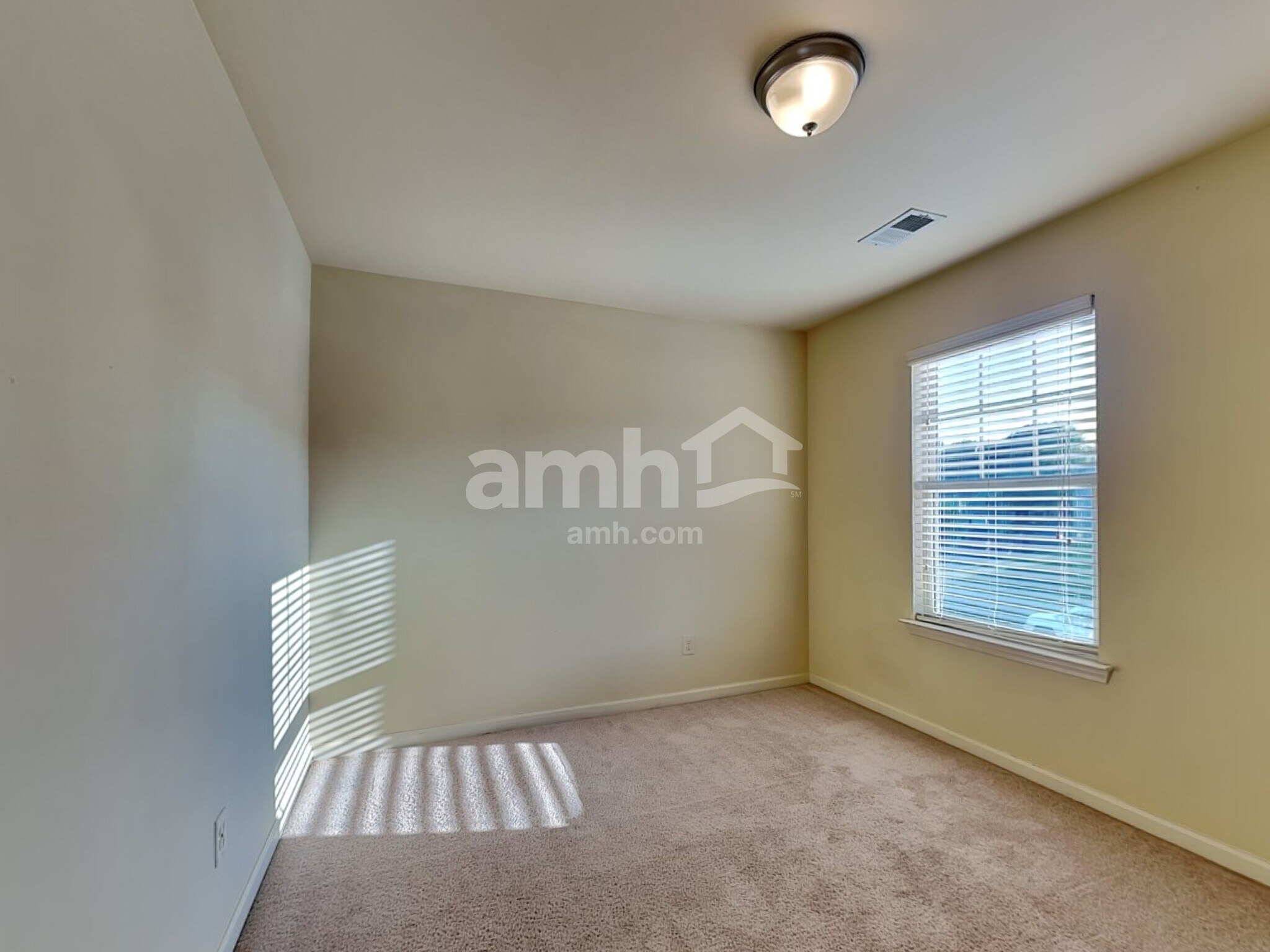 Building Photo - 1302 Lock Heath Trail SE