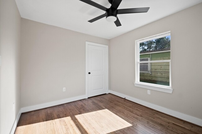 Building Photo - 4850 Marietta Ln