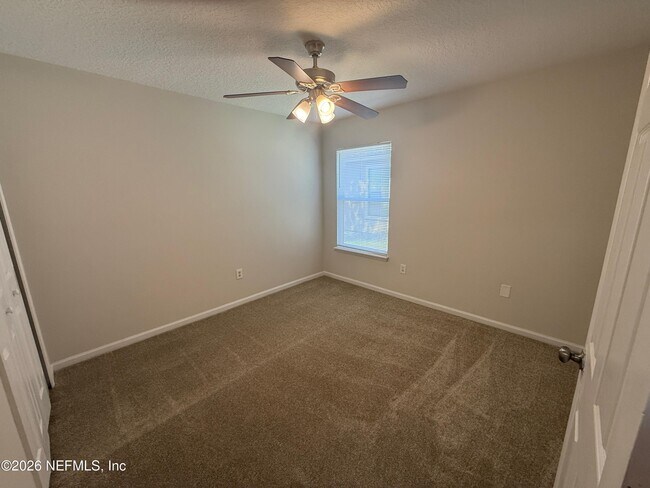 Building Photo - 5550 Oak Crossing Dr