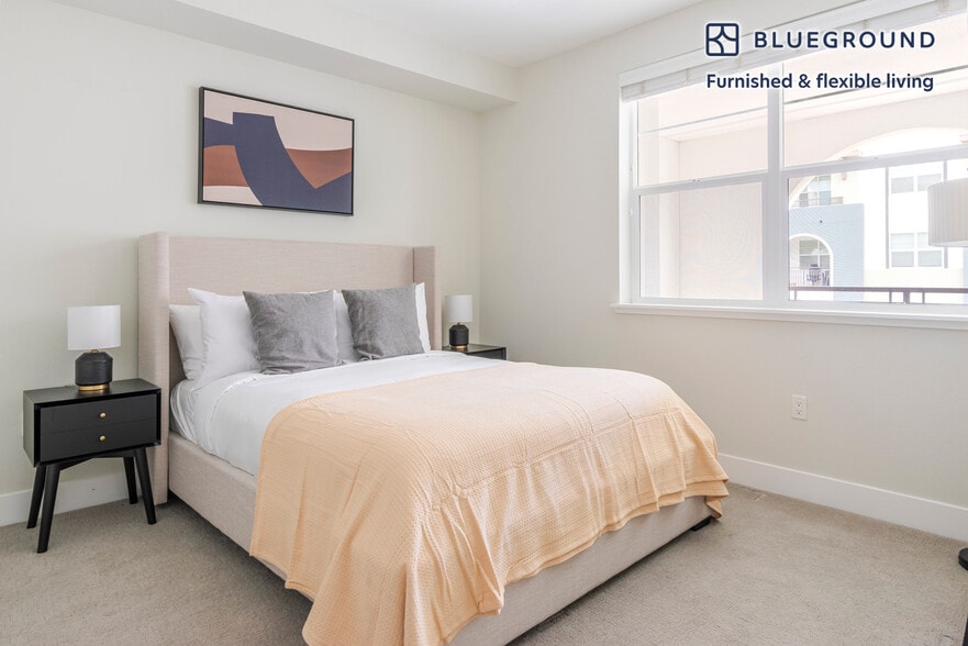 Building Photo - 3889 Artist Walk Common