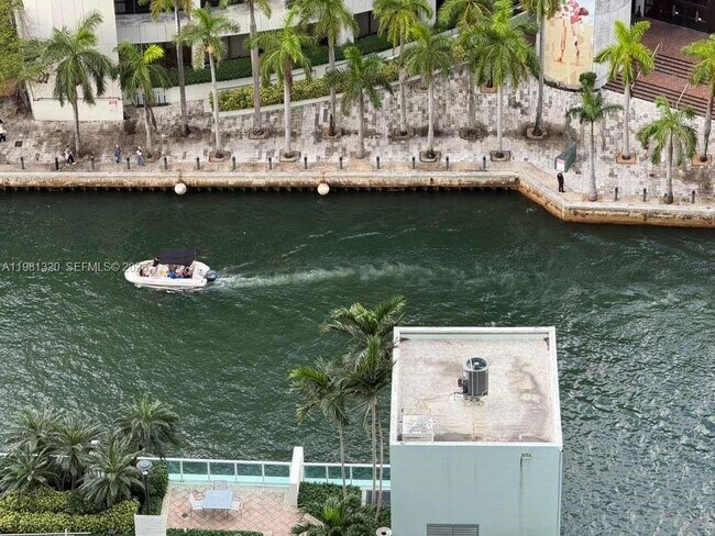 Building Photo - 41 SE 5th St