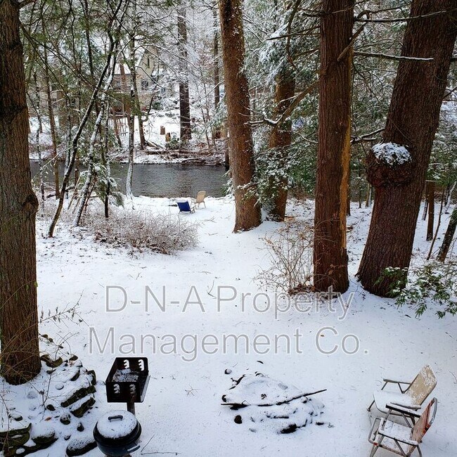 Building Photo - 3530 Spruce Cabin Rd