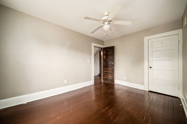 Building Photo - 144 E Tompkins St