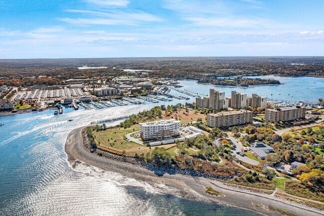 Primary Photo - 73 Broad Reach
