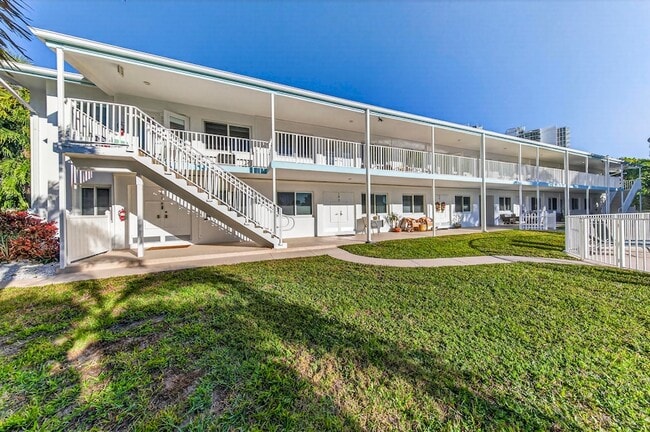 Building Photo - 2815 NE 33rd Ave