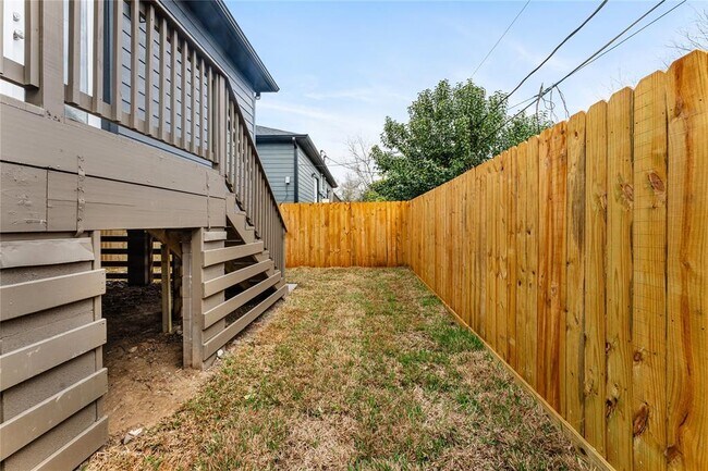 Building Photo - 5221 Groveton St