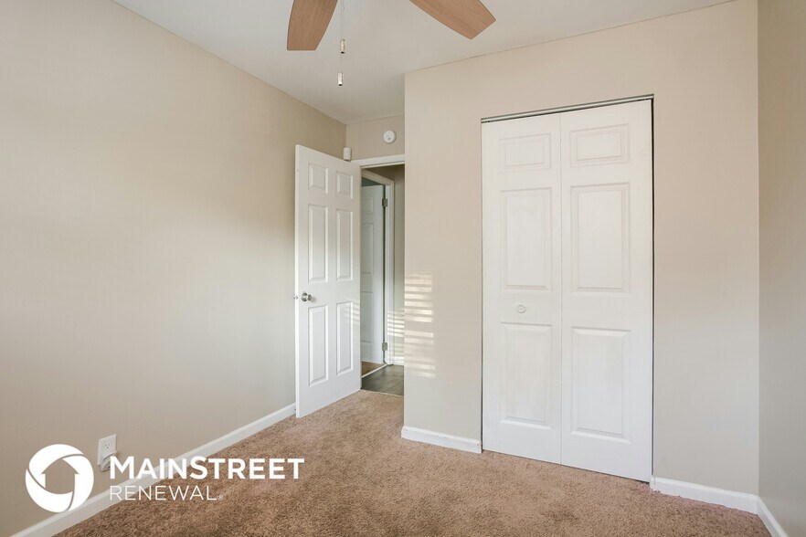 Building Photo - 8605 Catalina Dr