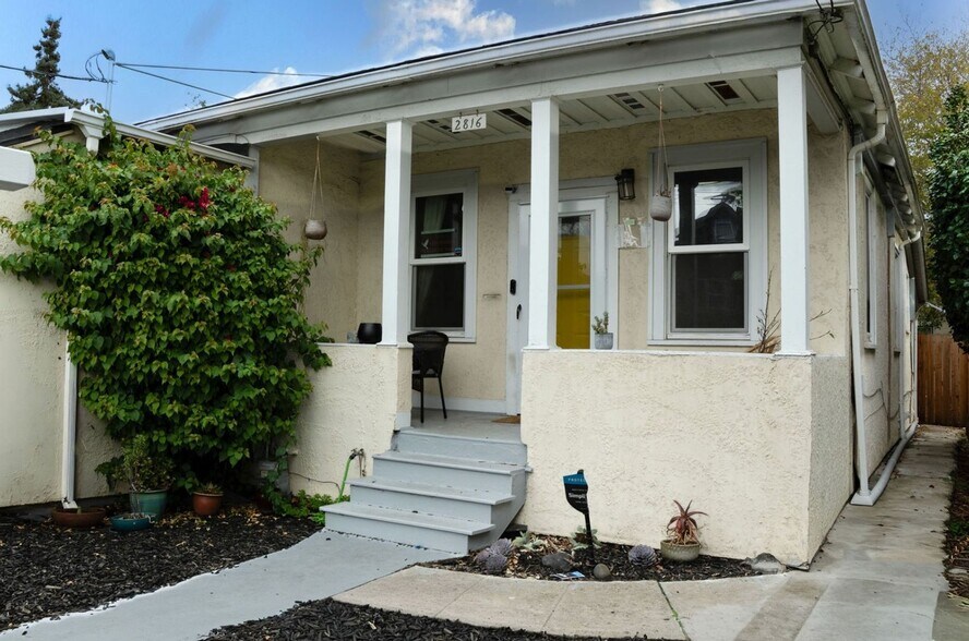 Building Photo - 2816 Viola St