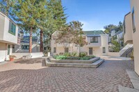 Building Photo - 181 Centre St