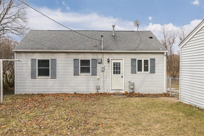 Building Photo - 765 Independence St