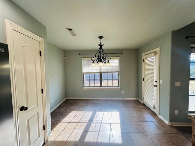 Building Photo - 1209 SW Eventide St