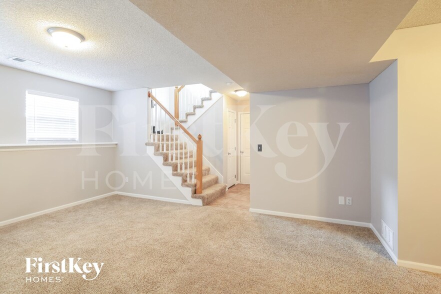 Building Photo - 707 Corrington Dr
