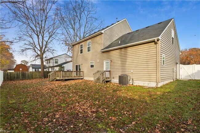 Building Photo - 60 Manilla Ln