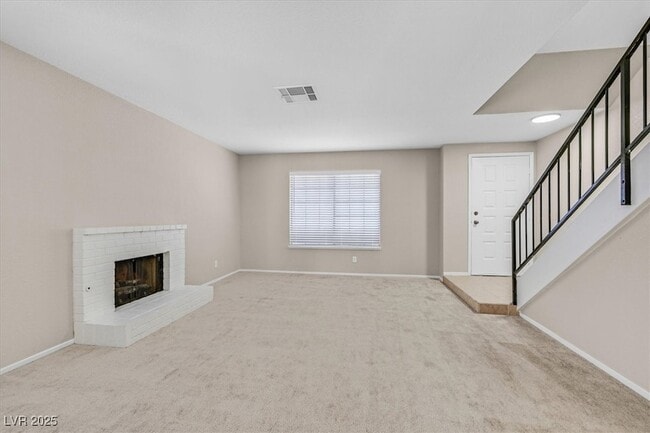 Building Photo - 370 Manzanita St