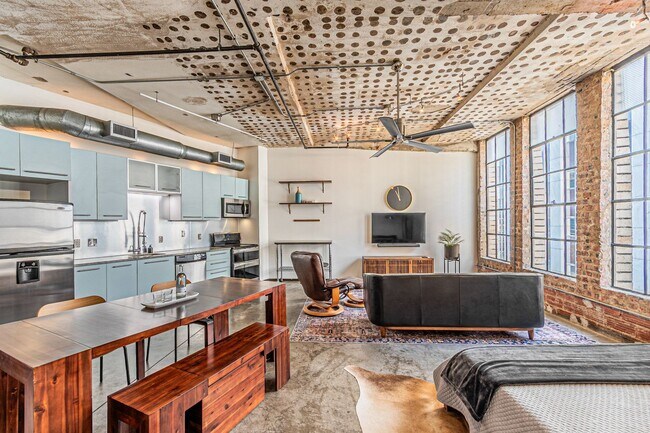 Building Photo - Modern Studio Loft in Downtown Dallas – Wa...