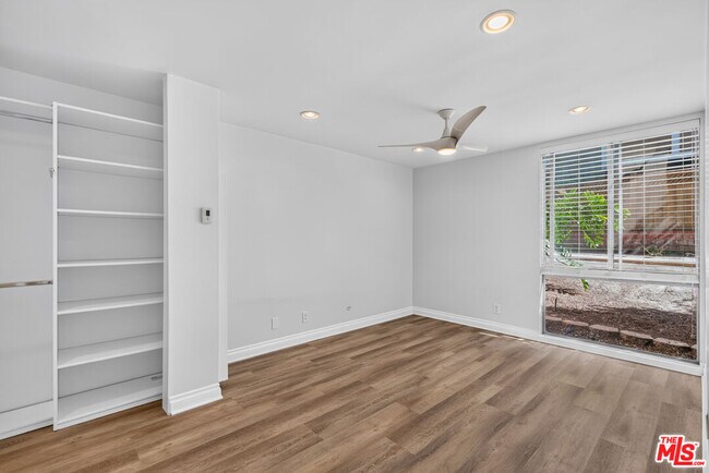 Building Photo - 6305 Green Valley Cir