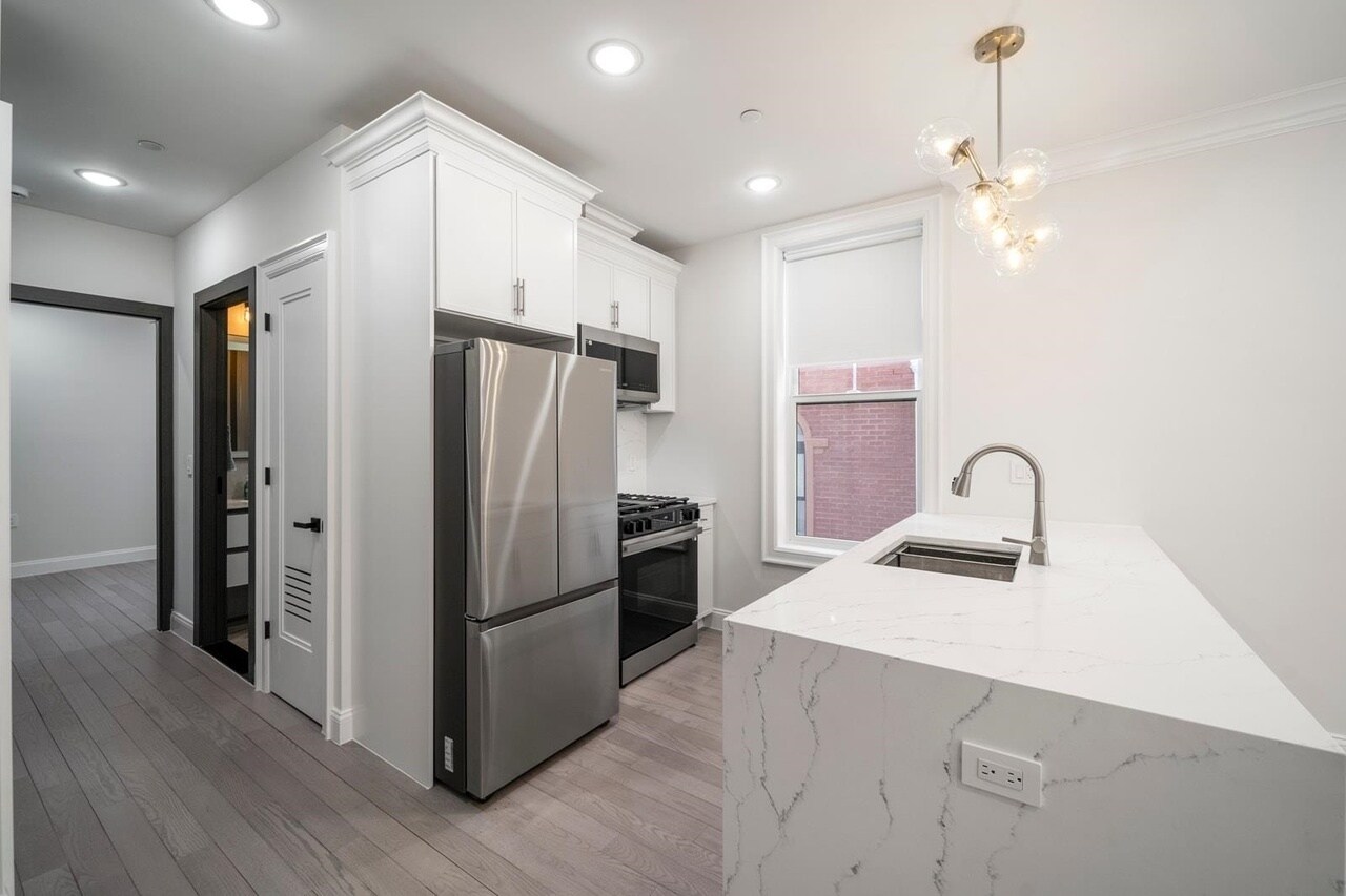 Building Photo - 131 Clifton Pl
